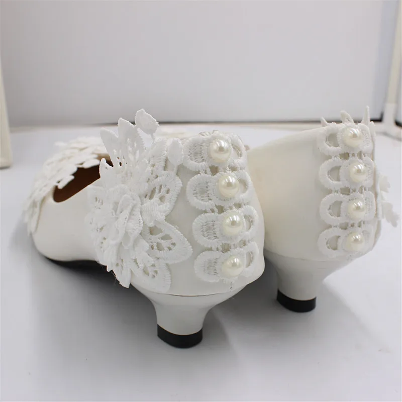 【Xingchenmao】Made in China White Large Size Ladies Wedding Shoes Lace Bead Low Heel Bridesmaid Shoes BH169