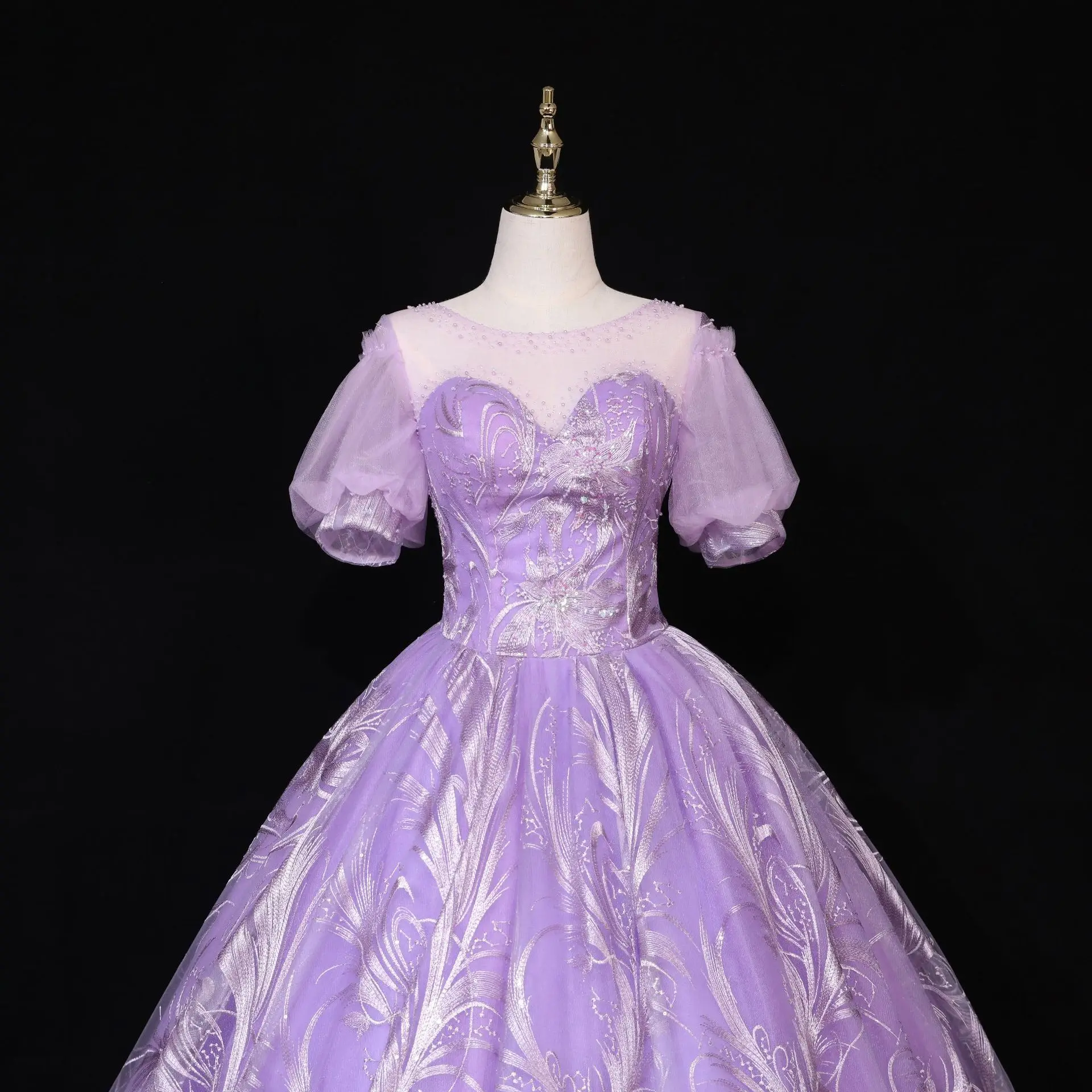 Vestido de fiesta de quinceañera púrpura claro, vestido clásico de baile de graduación, manga abullonada, encaje de lujo, con cuentas de perlas