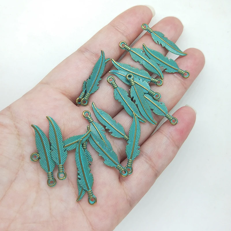 50pcs 22*7MM Retro Patina Plated Zinc Alloy Green Feather Charms Pendants For DIY Jewelry Accessories PJ006