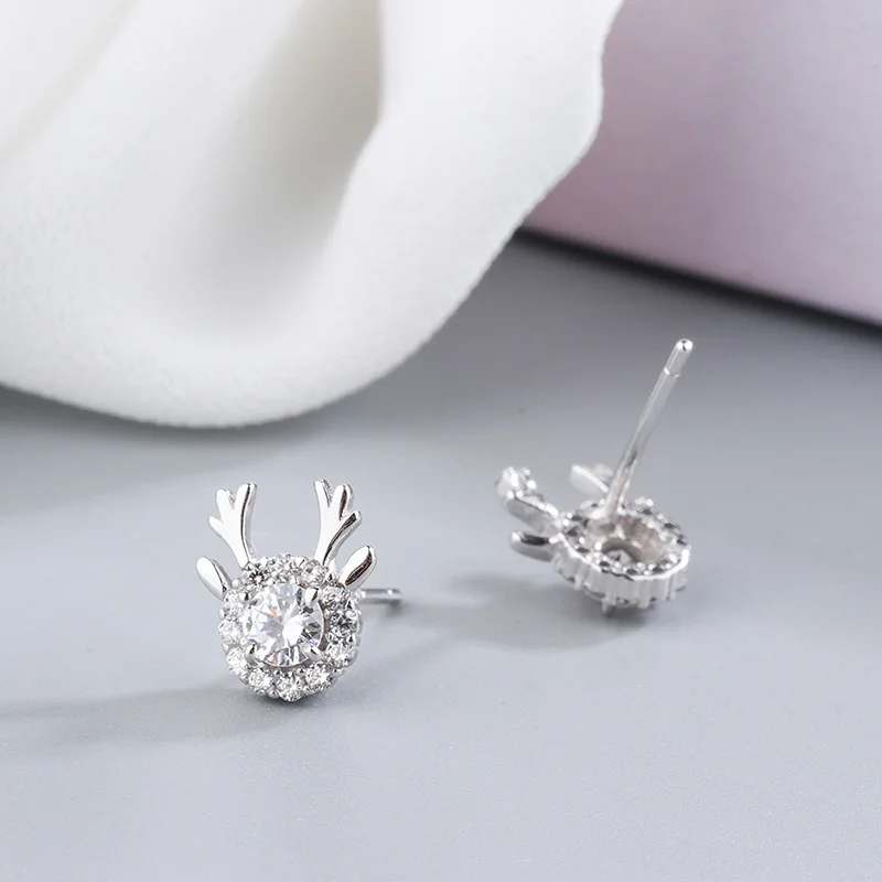 New Christmas Deer Stud Earrings for Women Cute Animal Elk Rhinestone Earring Merry Christmas New Year Wedding Jewelry Gifts
