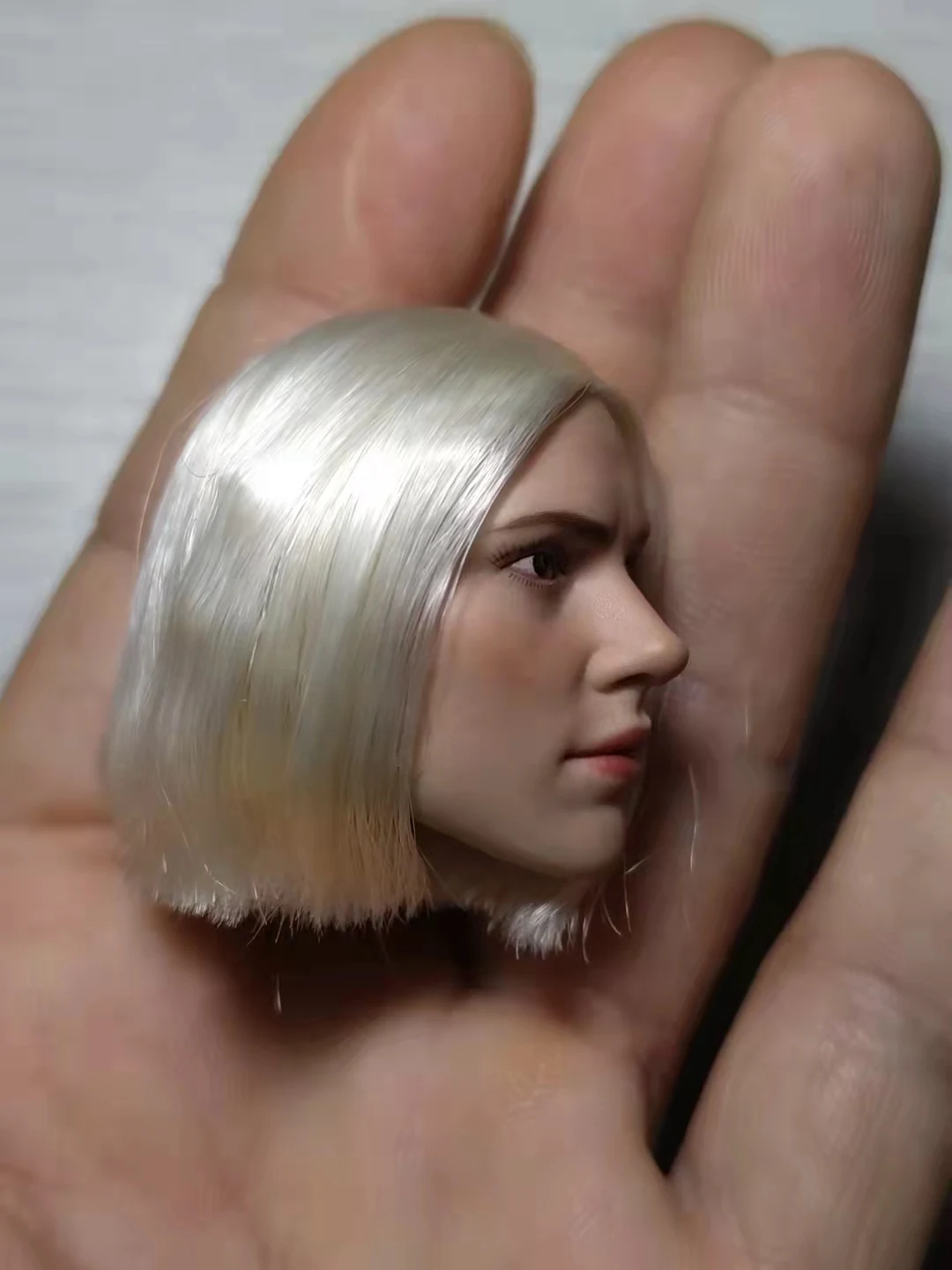 1/6 جندي أرملة أخت أسود أرملة رأس زرع شعر الأرملة منحوتة أبيض طويل مجعد الشعر الجندي دمية نموذج