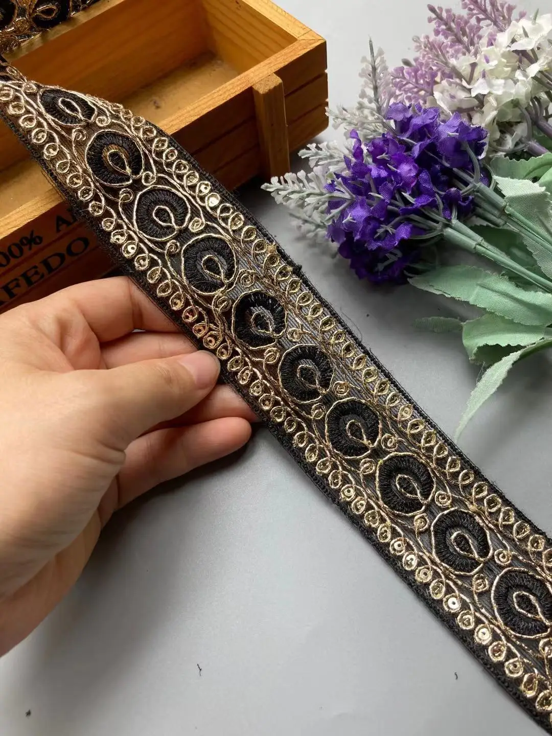 الرجعية 2 ياردة 4 سنتيمتر الترتر الدانتيل الزخارف أسود أبيض الأزهار الشريط ل الزفاف الدانتيل DIY بها بنفسك مواد الخياطة لفستان الديكور جديد