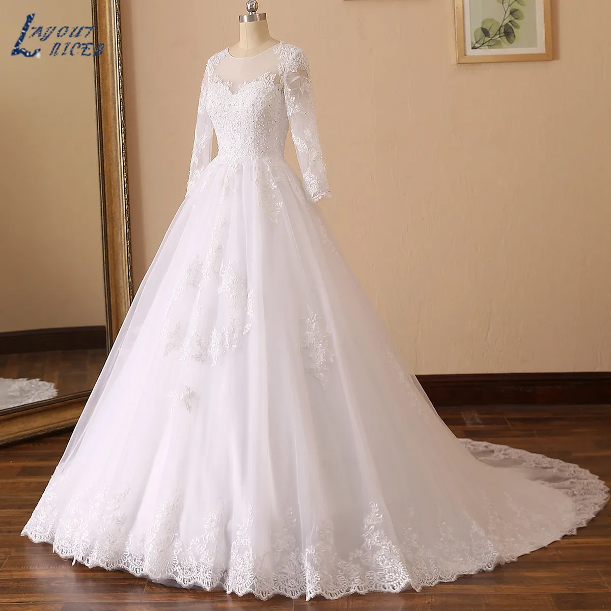 LAYOUT NICEB Long Sleeves Wedding Dress Elegant Lace Appliques Beads Vestido De Noiva Sexy Illusion Back Ball Gown Bridal Tulle