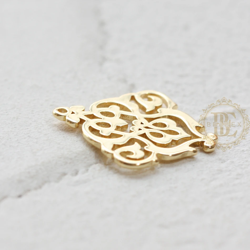 Solid Brass Geometry - Flower Charm - 20x20mm (4668C)