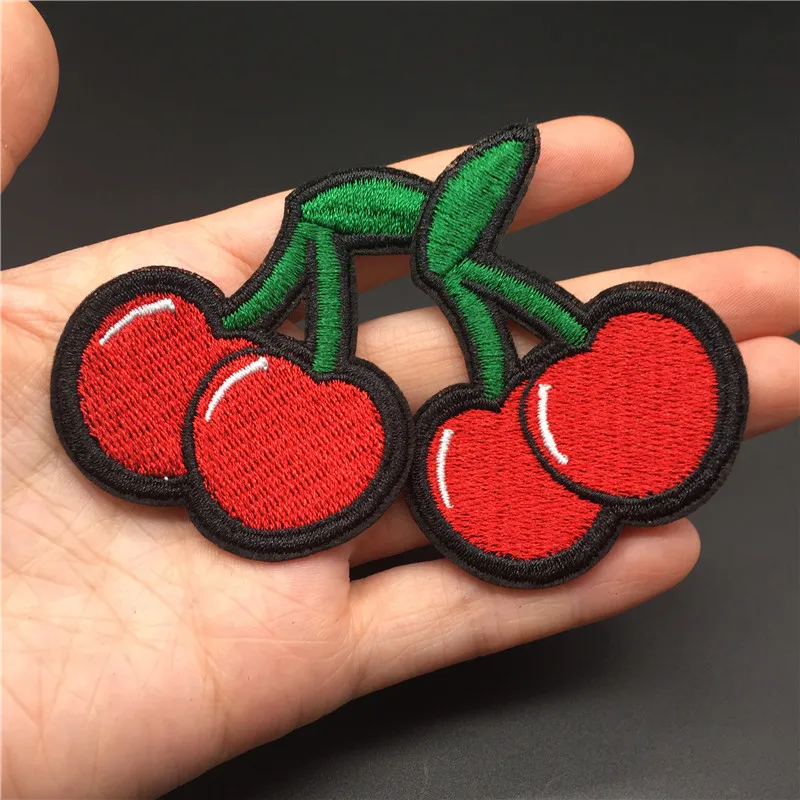 Parche de ropa bonito de fruta de cereza, tamaño: 4,8x5,6 cm, parche bordado Diy para planchar, pegatina para ropa, camiseta para niñas, apliques de
