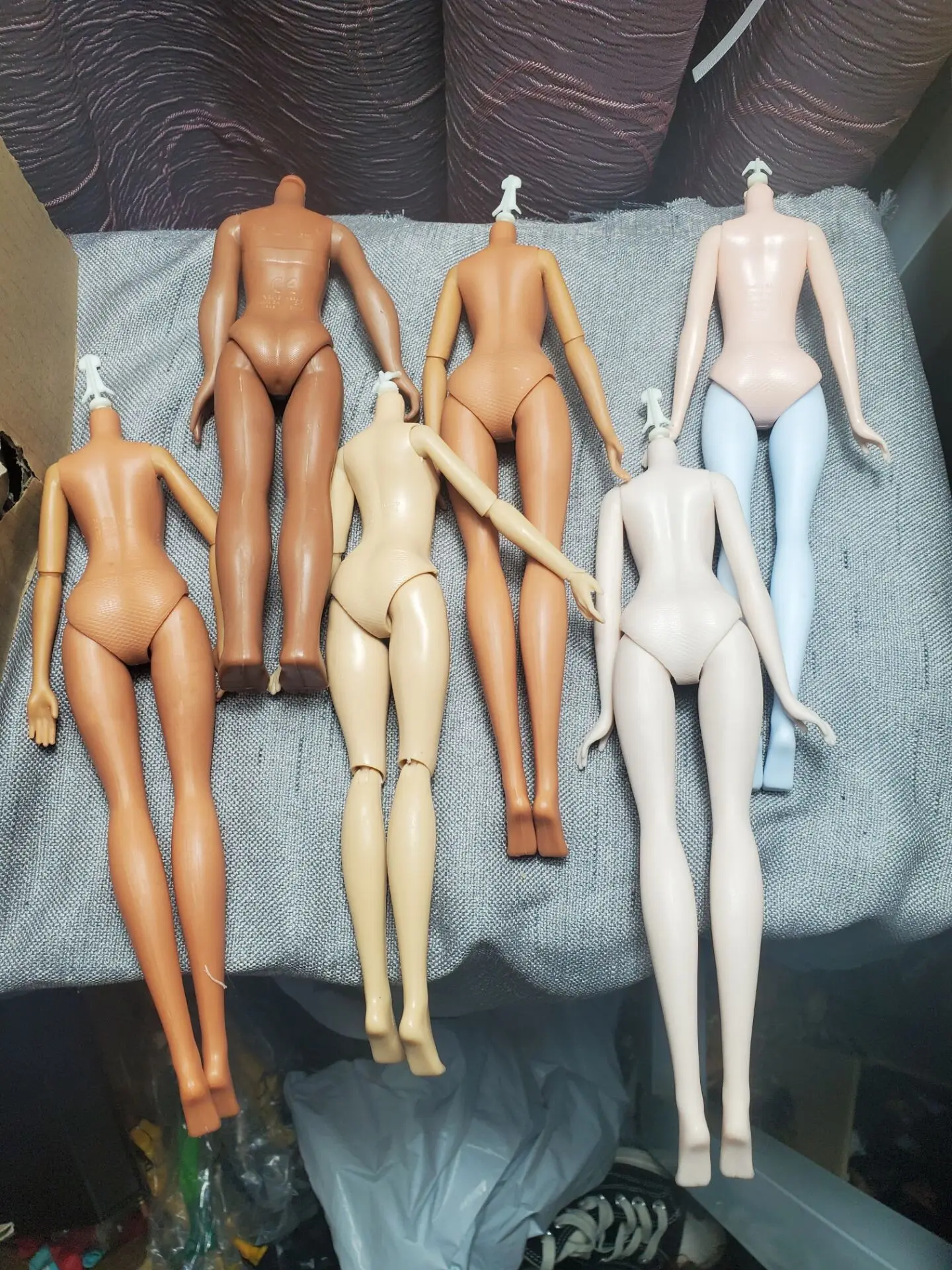 Original Hasbro toys Barbi female body doll model DIY accessories All sorts of color skin