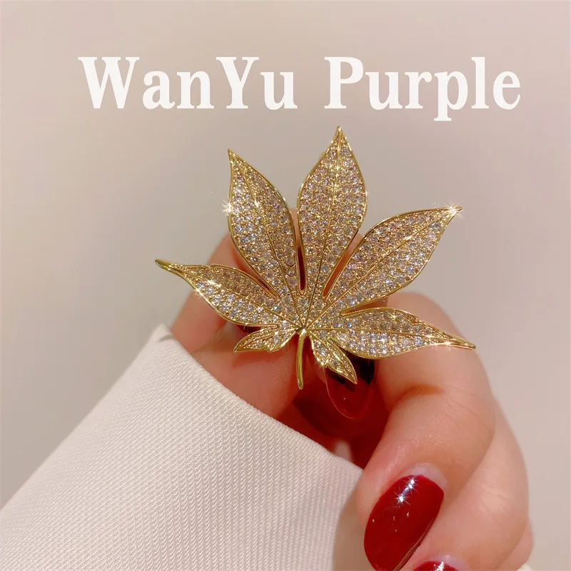 Maple Leaf Brooches For Women Shine Gold Color Clothes Pin Fine Jewelry High Quality Fashion Accessories Drop Shipping