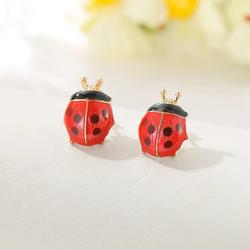 Yungqi Fashion Colorful Stud Earrings Animal Ladybug Dog Horse Small Earrings for Women Kids Girls Jewelry Oorbellen Brinco