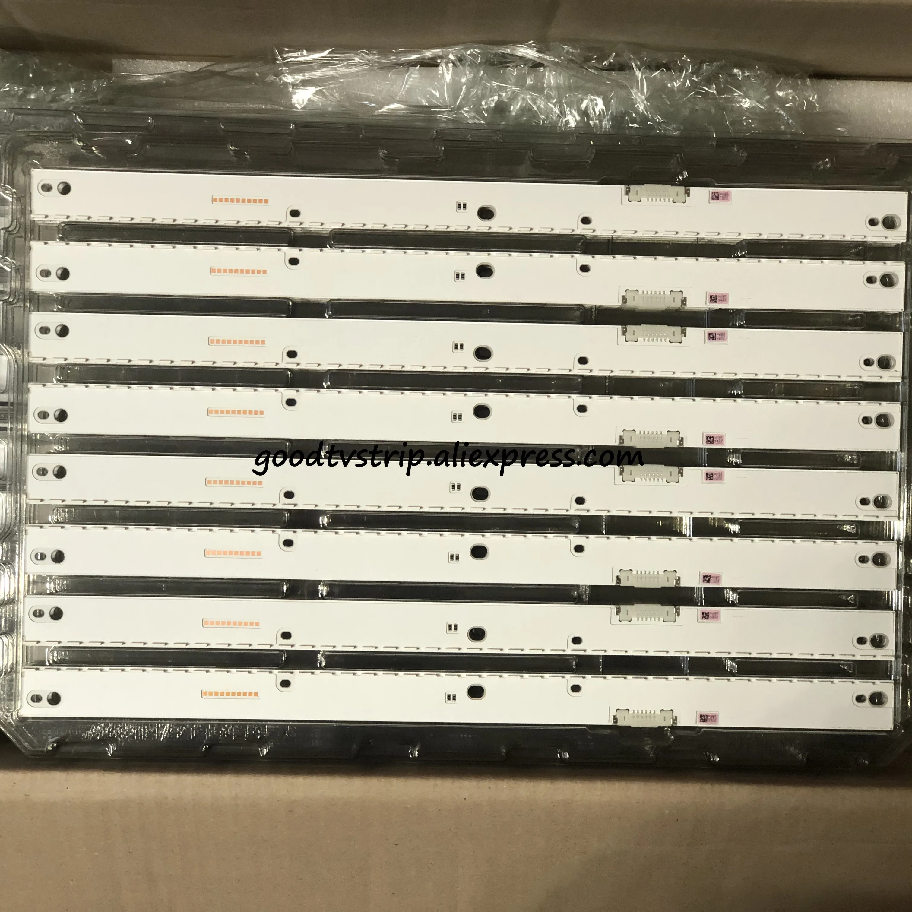 

LED Strip for UE55KU6400 UE55KU6500 UE55KU7500 UE55MU6400 UE55MU6500 UE55MU7400 UA55KU6500 V6ER_550SMA V6ER_550SMB_LED66_R2