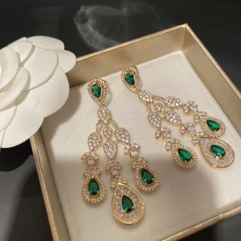 Women temperament full of zircon green fan-shaped tassel fan earrings dinner dress retro green zircon earrings