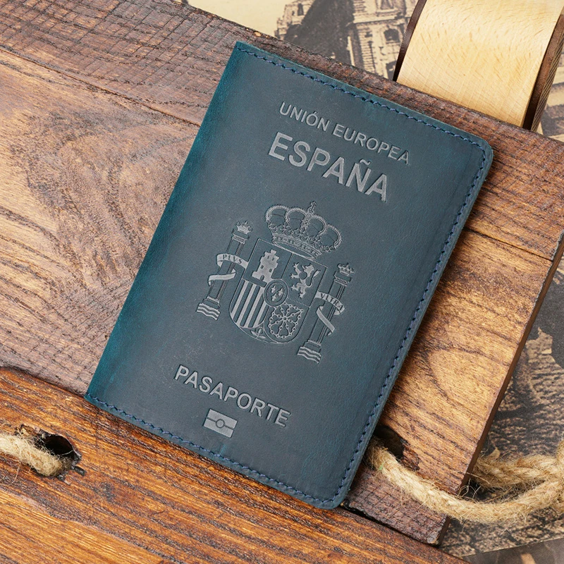 Spain Passport Cover Men Genuine Leather Retro Passport Case Women Crazy Horse Leather Handmade 100% Cowhide Travel Passport Bag