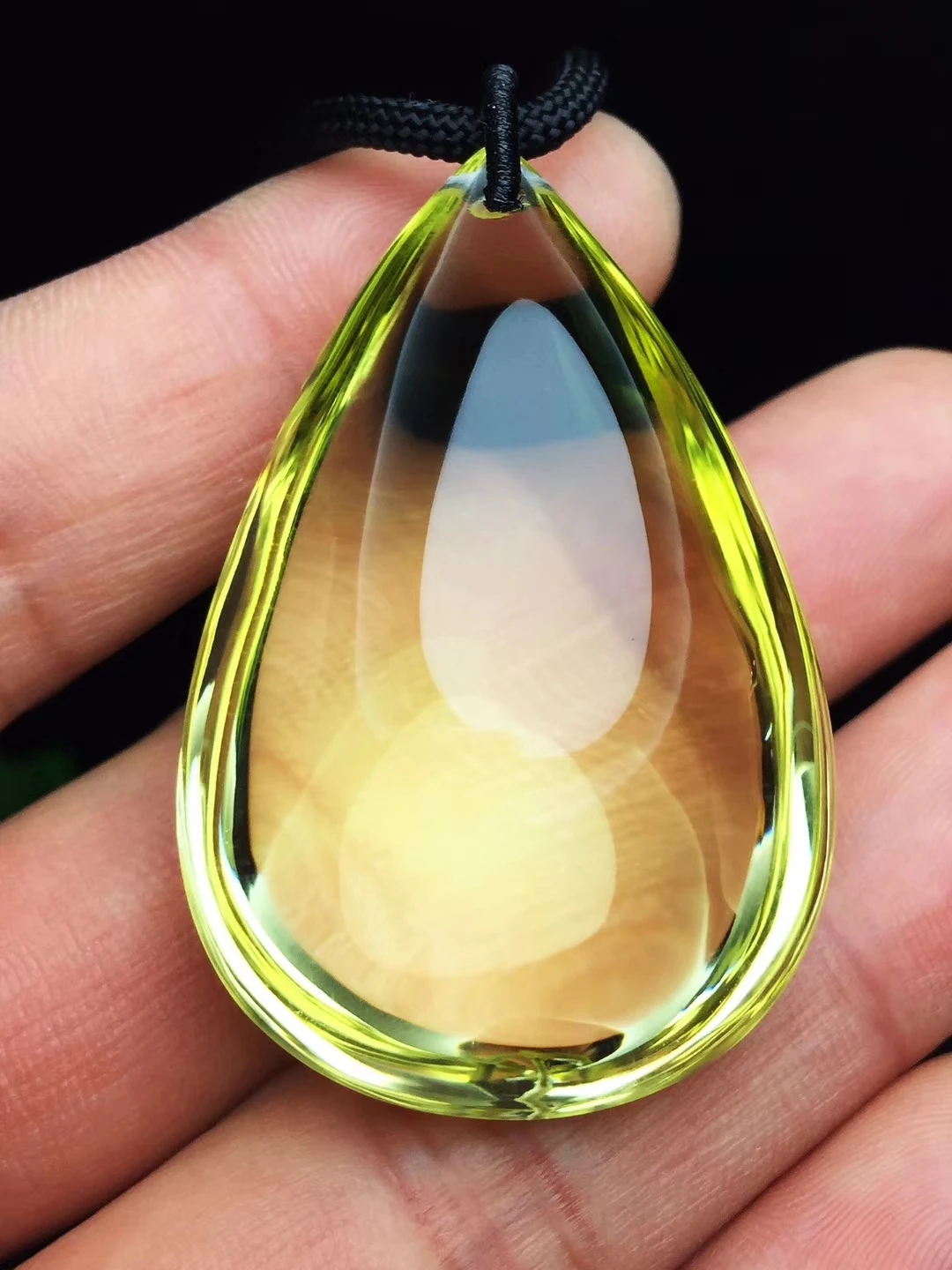 천연 황수정 석영 크리스탈 여성 펜던트 48*32*21mm 보석 황수정 부유 한 구슬 목걸이 정품 AAAAA