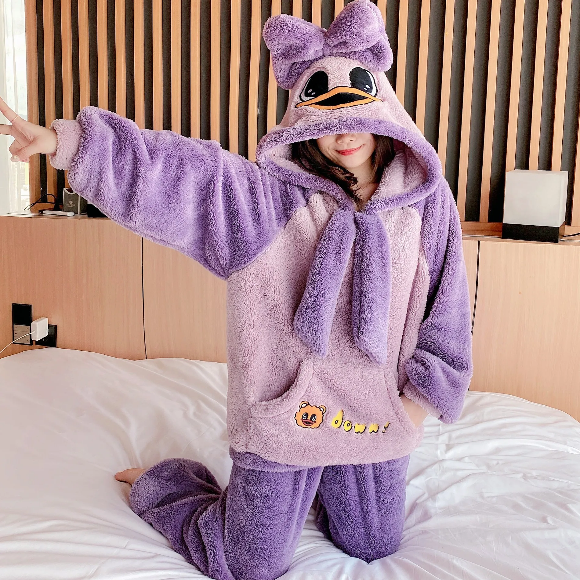 Autumn and Winter Women's Pajamas Women Plush Thick Warm Hooded Long-sleeved Suit Cute Home Casual Wear