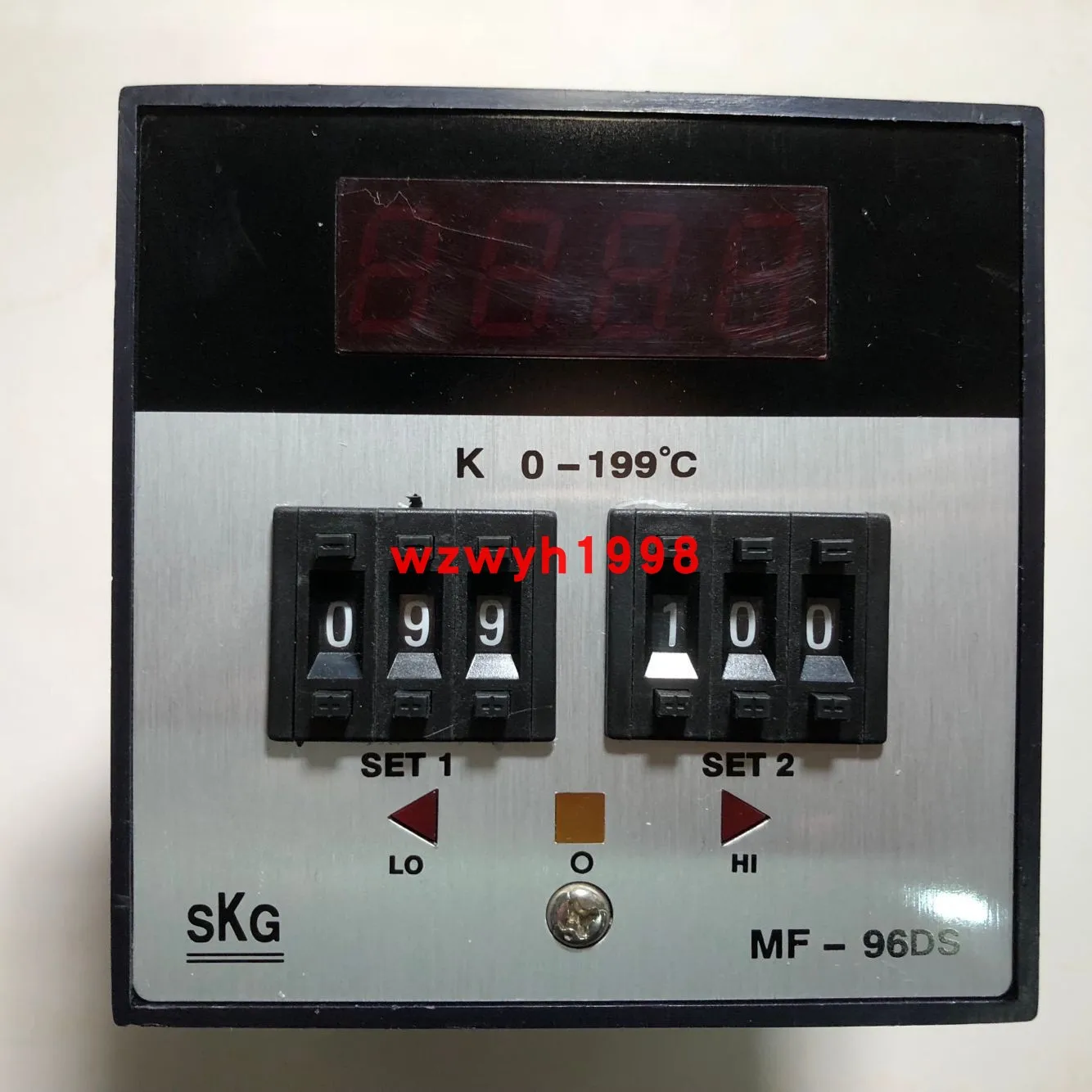 

SKG digital display dual dial code SKG MF-96DS temperature controller MF-96DS K 199-399-999 MF-96DS PT100199-399