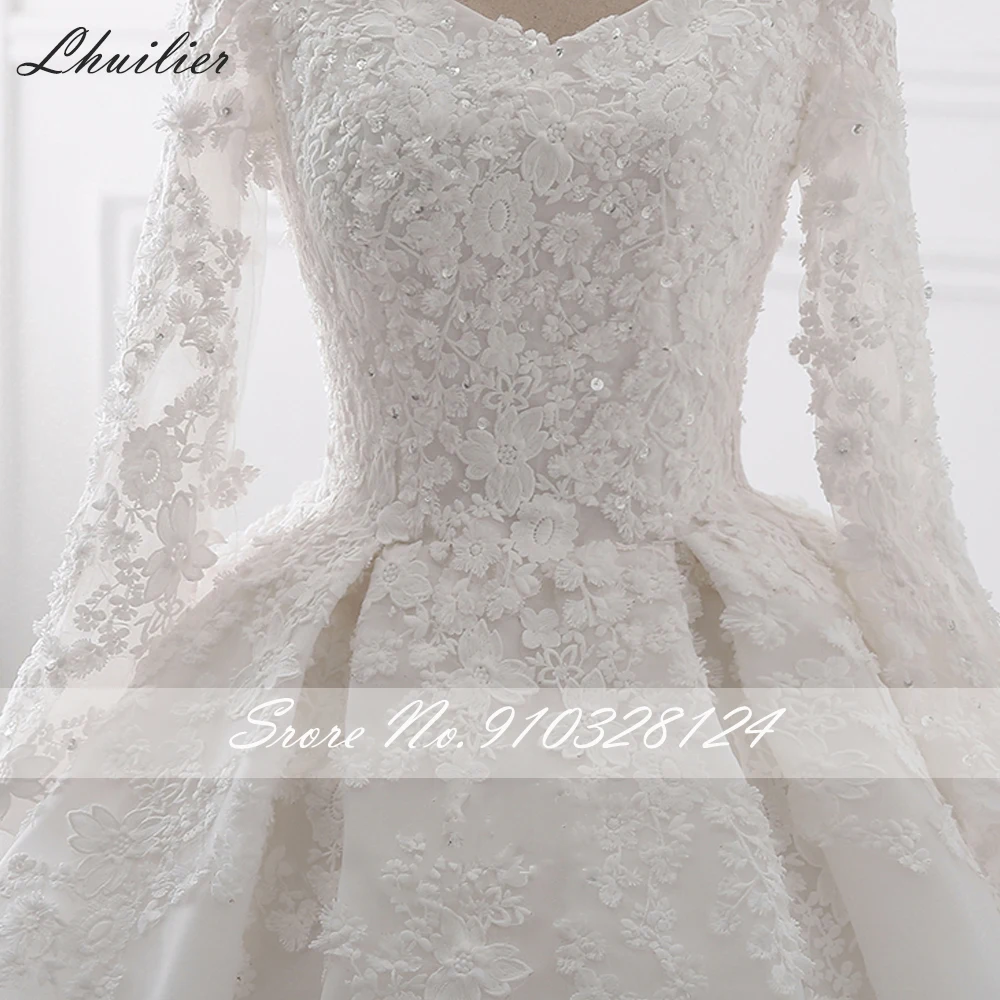 Lhuilier Abito da sposa in pizzo con scollo a V personalizzato Abiti da sposa in pizzo Lunghezza pavimento Maniche lunghe Abito da sposa con perline con strascico da cattedrale