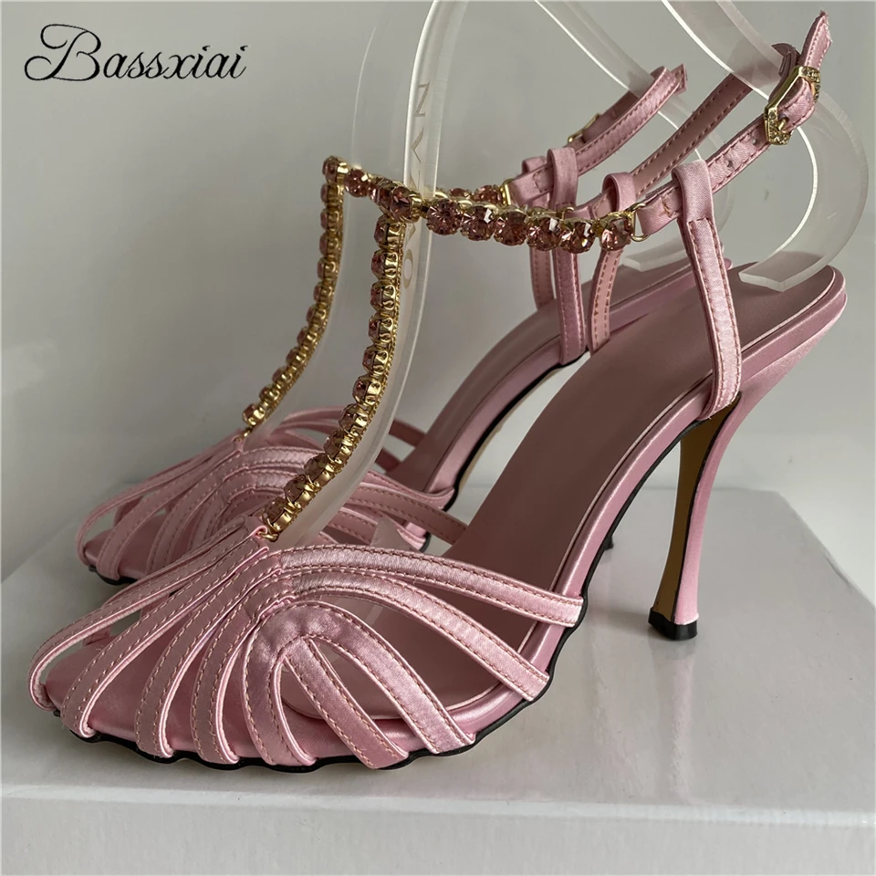 

Sweet Pink Satin Narrow Band Fretwork Sandals Women Summr Thin Heels Crystal Rhinestone T-strap Party Sandalias Mujer