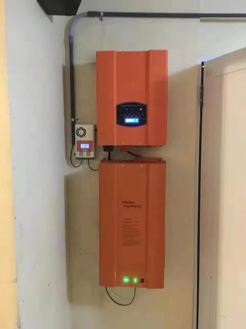 10 kW Wechselrichter, 100 A, Batterieladegerät, integrierte Niederfrequenz, 48 V, AC120 und 240 V, geteilter Phase, Dual-Ausgang, netzunabhängiges US-Lager