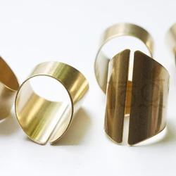 Solid Raw Brass Finger Ring Base-Open 30x20mm (4486C)