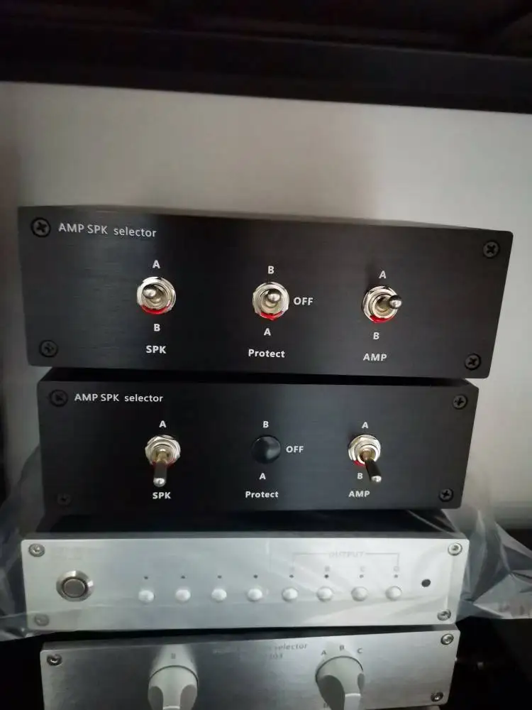 Two-channel power amplifier switch 2 pairs of speaker switcher / power amplifier switcher / tube protection 2 in 2 out