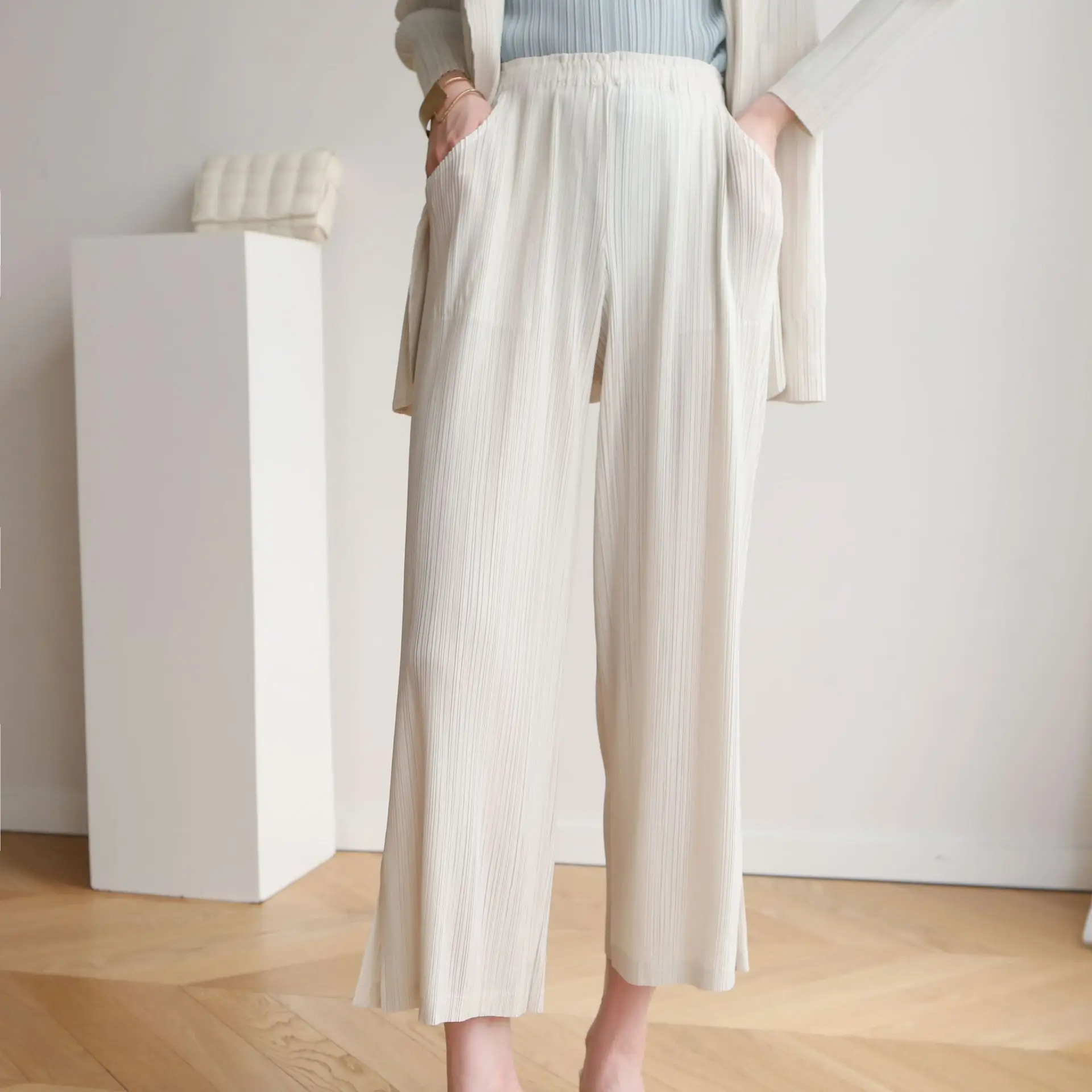 

Miyake Pleated Pants for Women, Casual Loose Capris, Straight Pants, Pleated Outfits, Spring, Summer and Autumn