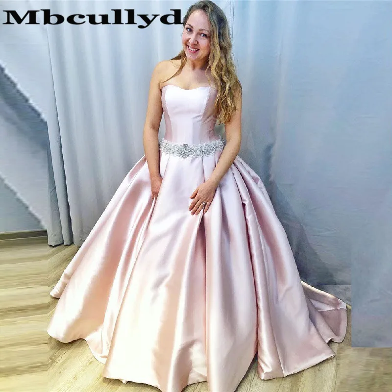 Elegant Sweetheart Pink Prom Dresses Long 2023 Charming Beading Crystal Evening Dress For Women Satin robe de soiree