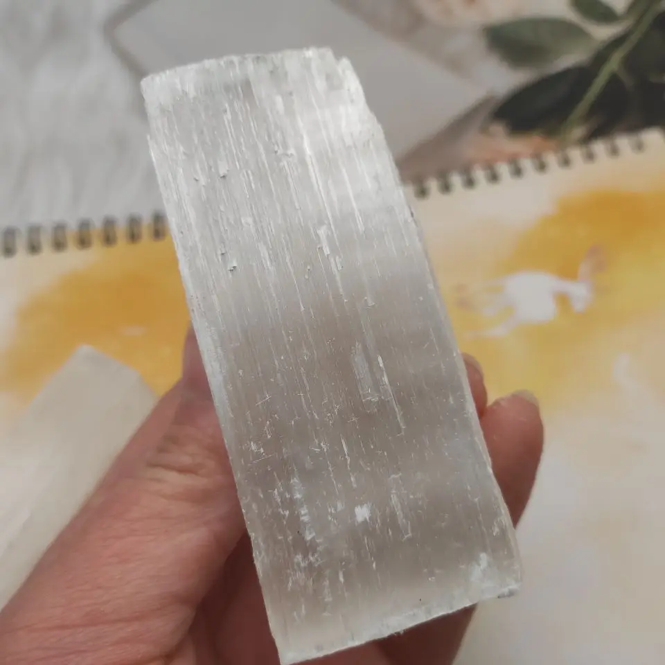 wholesal 8-9cm 500g  100% Natural Gypsum Selenite Plaster  Crystal Raw Reiki Energy Making White Healing Stone Home Decoration