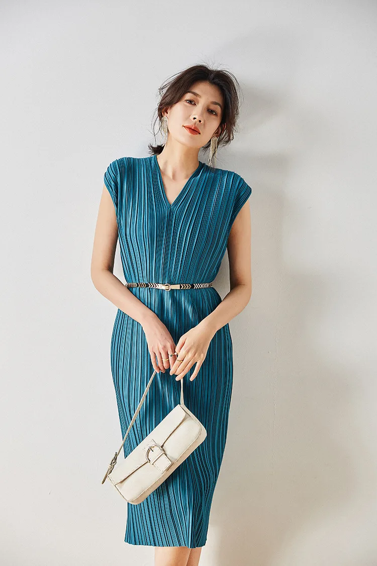 

Women dress summer 2021 pleated vocation style sexy loose Elegant Slim Belted Sashes Female V-Neck Ladies Evening Party retro