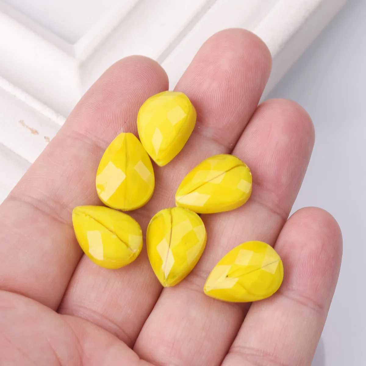 ジュエリー作りのための着色された透明なガラスビーズ,フラット,日曜大工の工芸品,18x13mm,10個