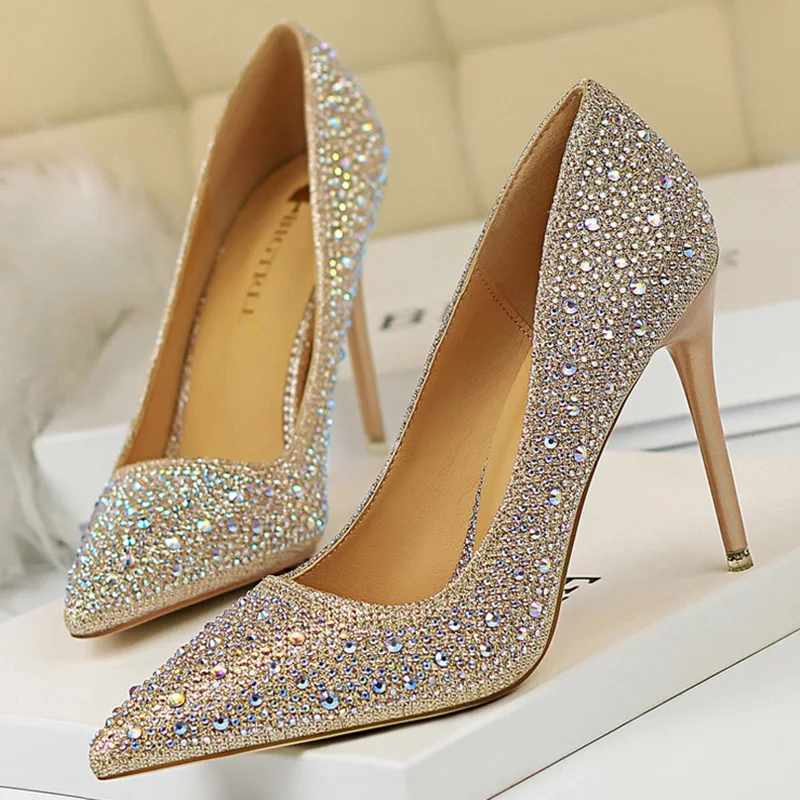 2023 luksusowe kobiety Glitter Rhinestone buty na cienkich wysokich obcasach pompy panna młoda białe srebrne obcasy kryształowe buty ślubne