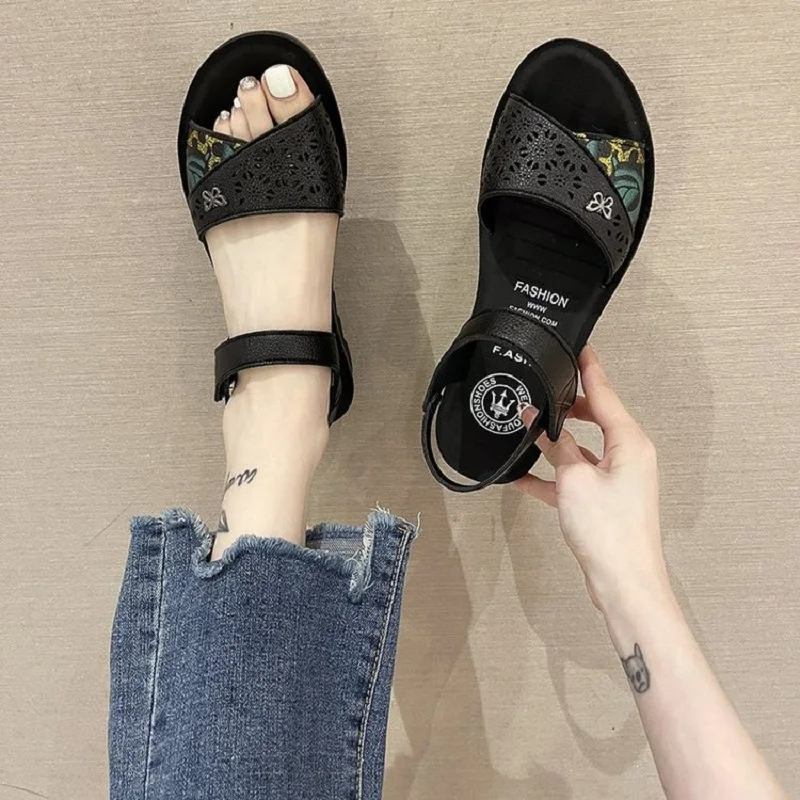 High Quality Summer Women Sandals Soft Leather Soft Casual Sandals Ladies Flat Comfortable Mother Shoes Female Shoes