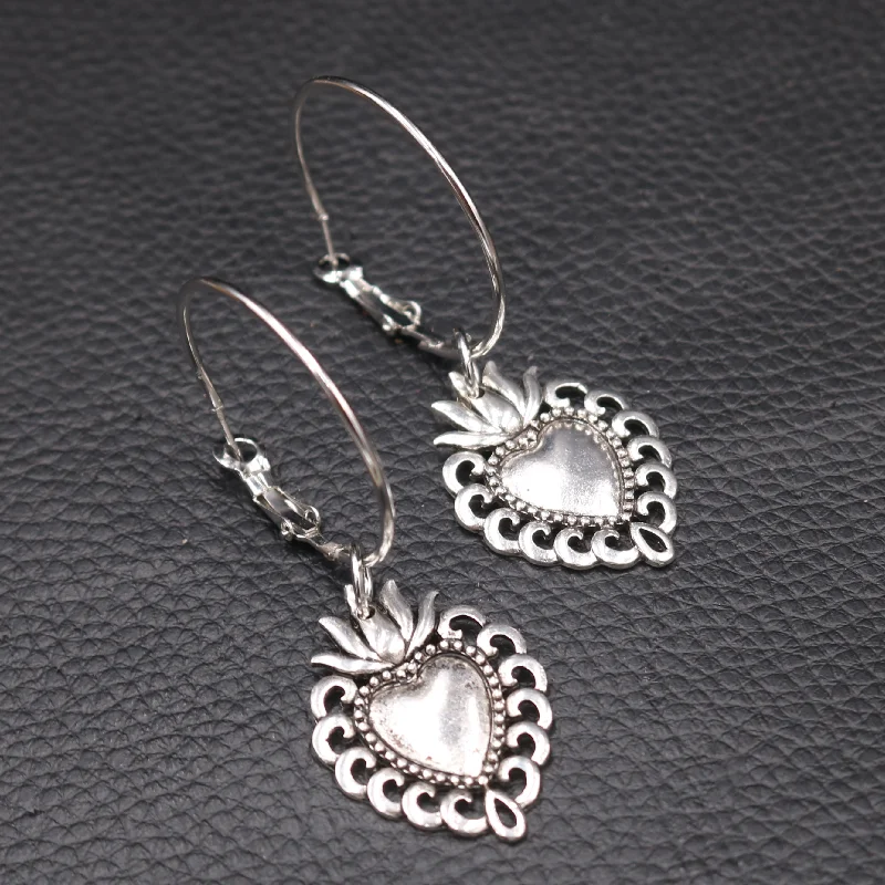 

1pair Silver Plated Small Sacred Heart Cross Earrings DIY Retro Christian Jewelry Crafts For Mom's Gift P635