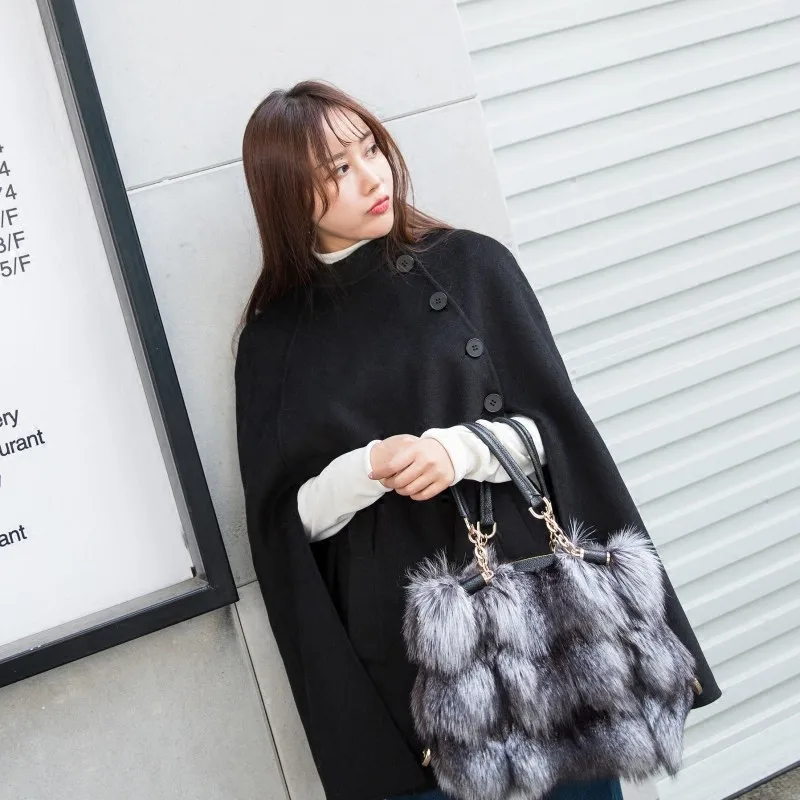 Hot Sale Classic Bags 100% Real Fox Fur Fashionable Bags Wild Messenger Bag Handbags Suitable For All Occasions