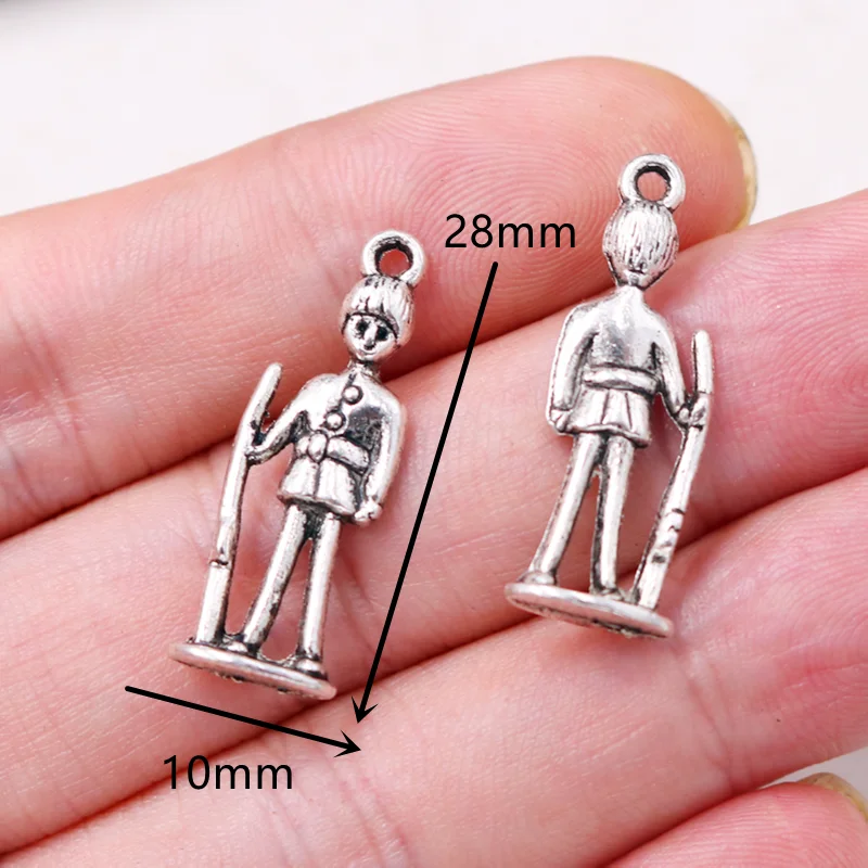 10pcs Silver Plated Queen of England\'s Royal Guard of Honor 3D Mini Dolls Pendants DIY Charms For Retro Jewelry Crafts Findings