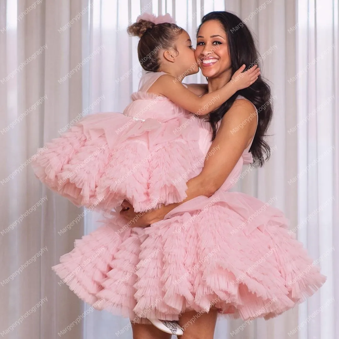 Cute Pink Mother And Daughter Tulle Dresses Extra   Puffy Short Tiered Ruffles Mom And Me Photo Shoot Gowns