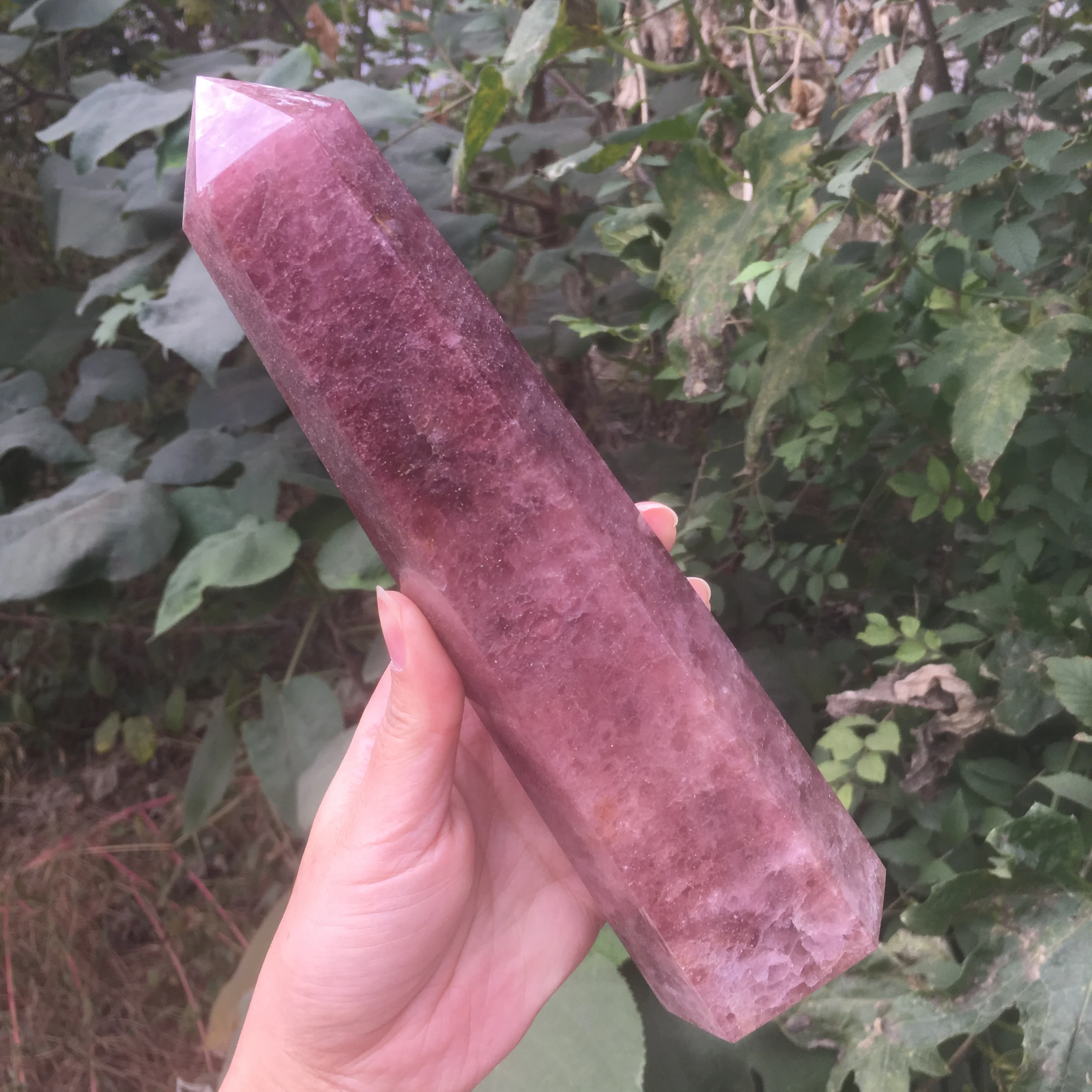 

1kg Natural Strawberry Quartz Crystal Point Wand Crystal Quartz Tower Crystal Obelisk Flat Bottom Healing