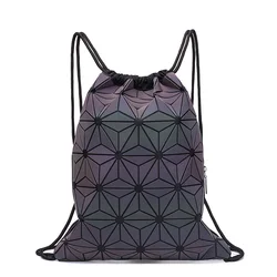 Neue Frauen Kordelzug Rucksäcke Holographische Bagpack Weibliche Leucht Geometrische Rucksack Für Teenager Mädchen Schule Tasche Strand Tasche