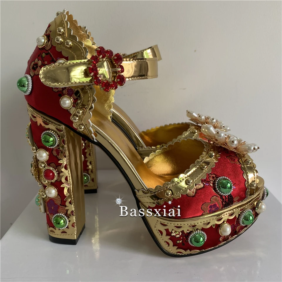 Luksusowe zdobiony paciorkami diamentowymi perłami buty ślubne kobieta nit Ball Decor platforma Chunky Heel hafty satynowe sandały damskie lato