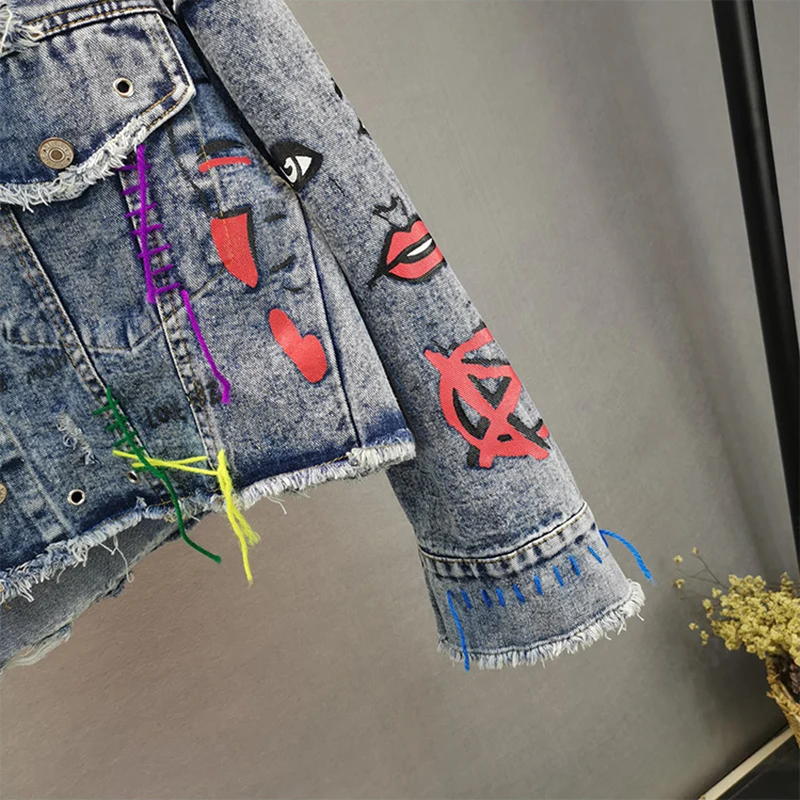 Manual Rivet Beaded Line Tassel Letter Graffiti Print Women Denim Jacket Spring Autumn 2024 Casual Hole Denim Jacket Veste Femme