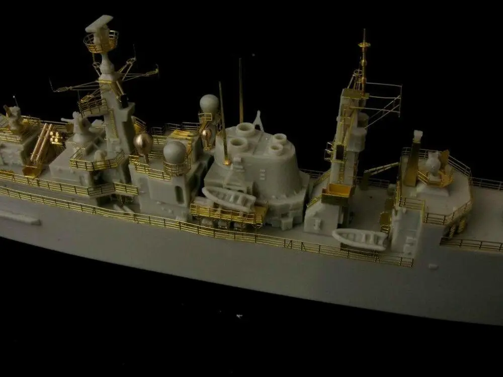 Orange Hobby N07-099 1/700 Scale Type 22 Broadsword class F99 HMS Cornwall Resin Ship