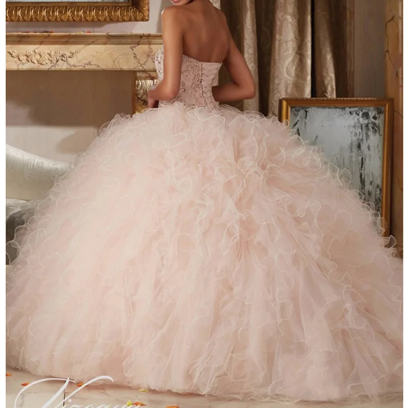 Licht Rosa Süße 16 Kleid Quinceanera Kleider Ärmelloses Ballkleid Rüschen Perlen Pailletten Lace Up Günstige Geburtstag Party Tragen