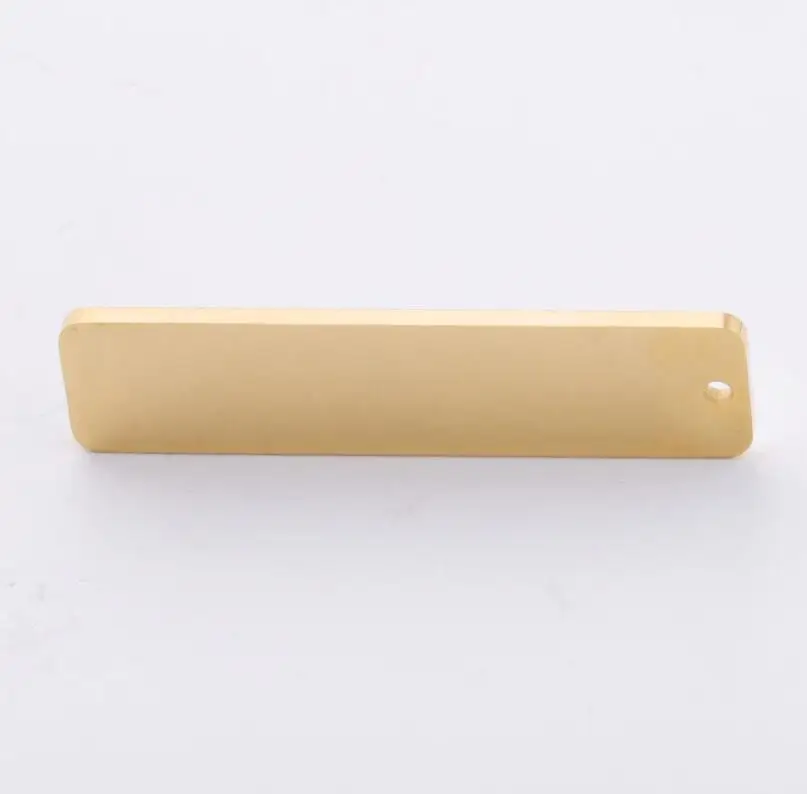 50 Stück 10 x 40 mm rechteckige Tag-Streifen, leere Charms, hochglanzpoliert, Edelstahl, für DIY-Schmuckherstellung – Detail 3