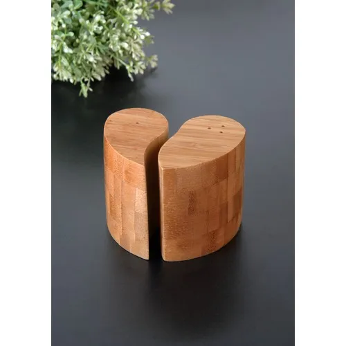 Queen's Kitchen Bamboo Lux Heart Salt & Pepper Shakers