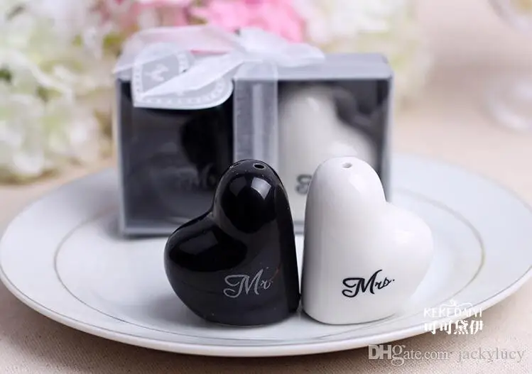 

New Arrival Heart Shaped "Mr. & Mrs." Ceramic Salt & Pepper Shakers for Wedding Favors Gifts Supplies Free Shipping