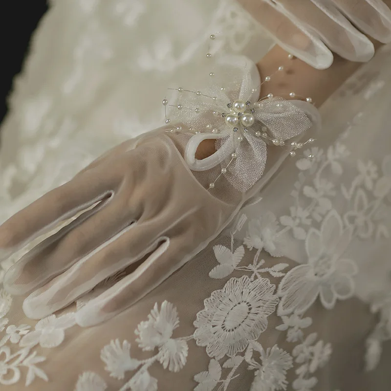 New Arrival Ivory Bridal gloves Beaded Pearls Wedding accessories Gant mariage femme Novia Wedding gloves Guantes transparentes