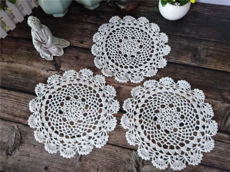 20cm Round Vintage White Cotton Crochet Table Place Mat Wedding Napkins Cloth Lace Placemats Decorative Coasters Pad Christmas