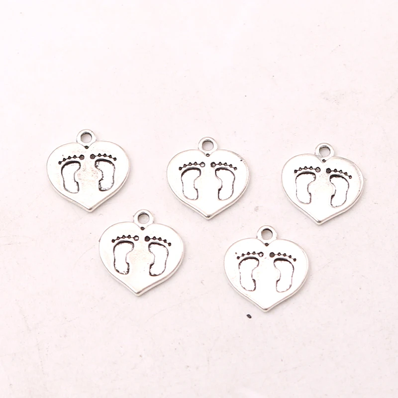 30pcs/lot Silver Plated footprint Charm Metal Pendants DIY Necklaces Bracelets Jewelry Handicraft Accessories 15*14mm P620