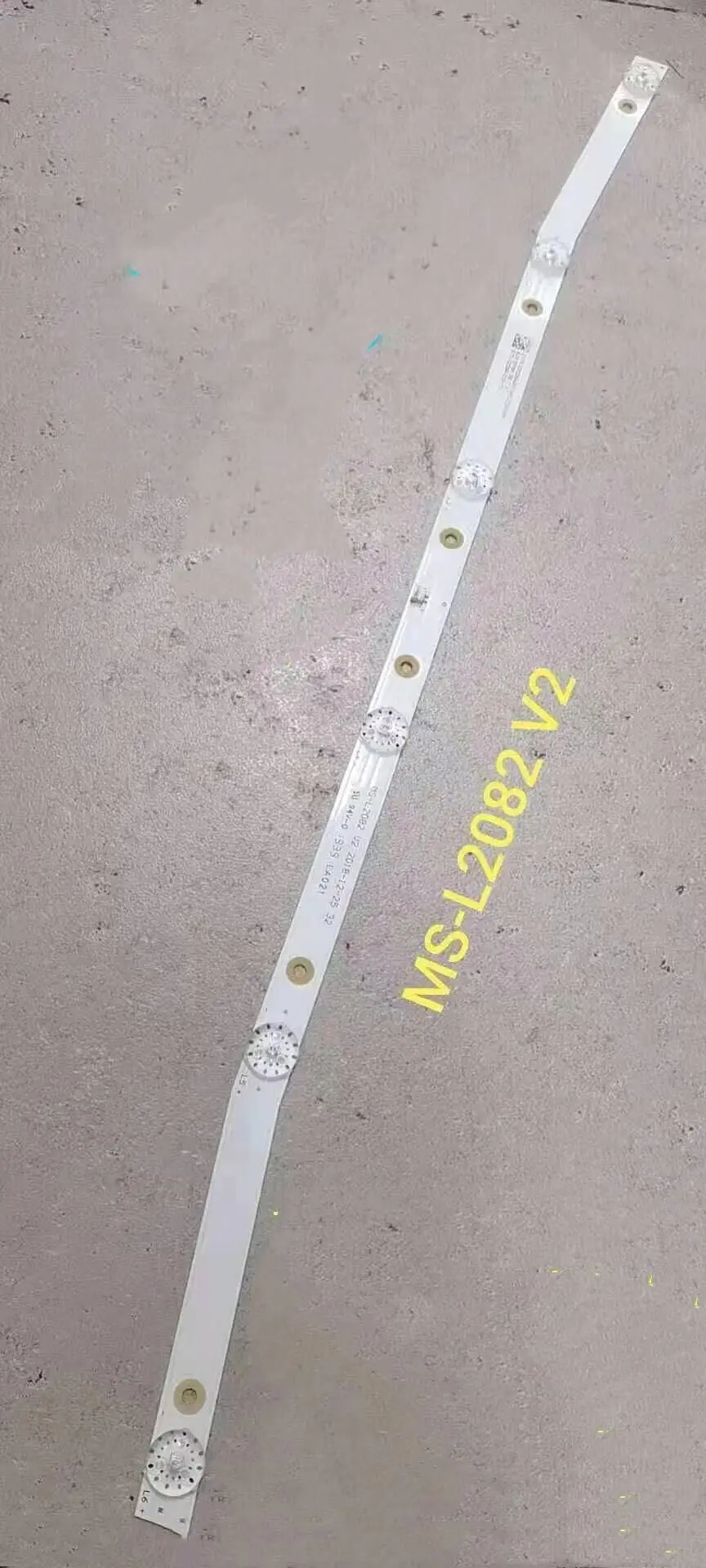 New and original quality For NUOVA LED Backlight Strip MS-L2082 V2SH-39A/3285 MC-20A/3210G MC-32A/3210 32L56 32L3 6LED 6V 580MM