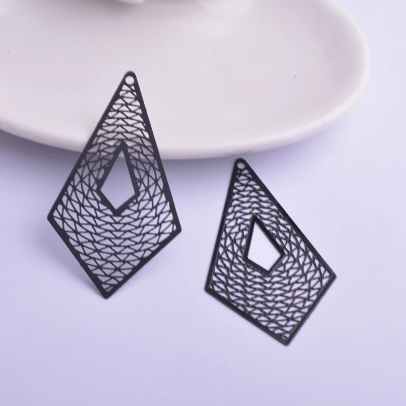 30 Stück AB5564 30*54mm Filigrane Geometrische Pyramiden-Anhänger aus Metall-Messing, Dünner Anhänger für DIY-Schmuck- und Ohrringherstellung – Detail 8