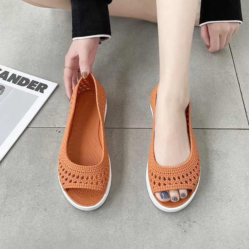 2021 Women Summer Beach Sandals Female Cool Water Beach Garden Shoes Ladies Brand Sneakers Light Soft Water Jelly Clogs Cheap