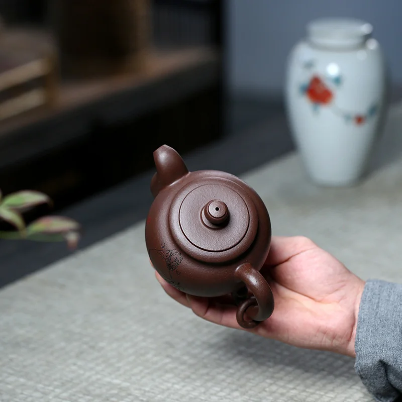 330ml Yixing Authentic Raw Ore Stale Old Purple Mud Purple Sand Tea Pot Famous Engraving 16 Holes Effluent Zisha Teapots